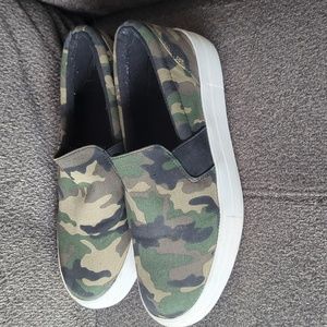 Camo slip on sneaker